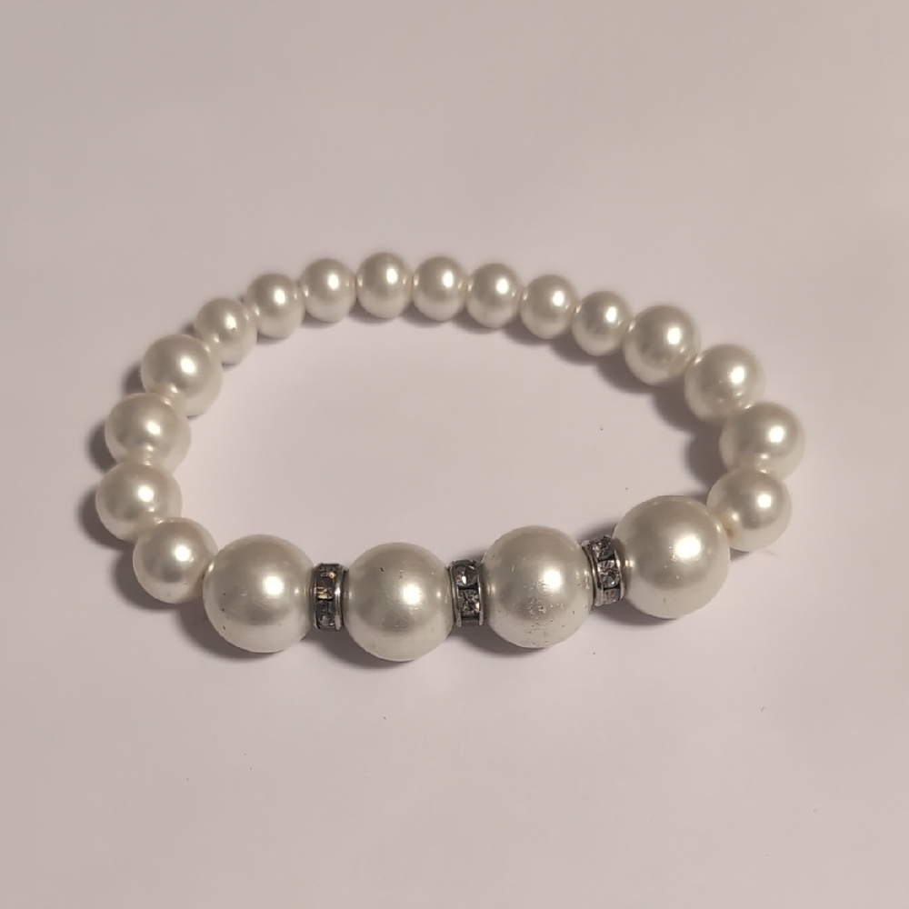Timeless White Pearl‎ And Silver Pave Stretch Bracelet